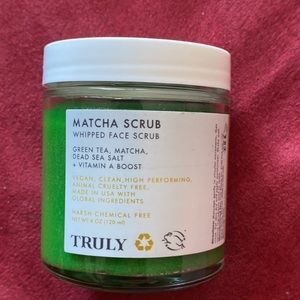 Matcha truly face scrub